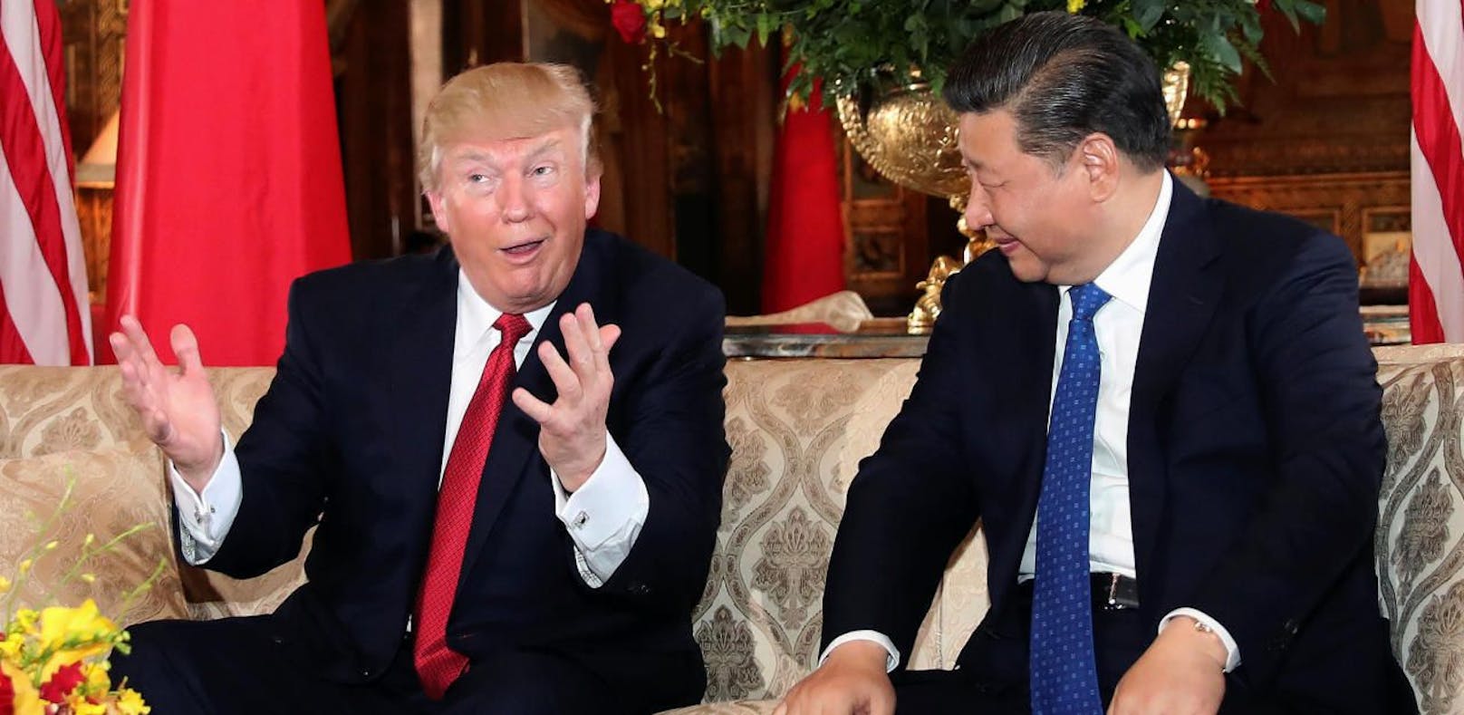 U.S. President Donald Trump und der chinesische Präsident Xi Jinping im Mar-a-Lago Resort in Palm Beach, Florida