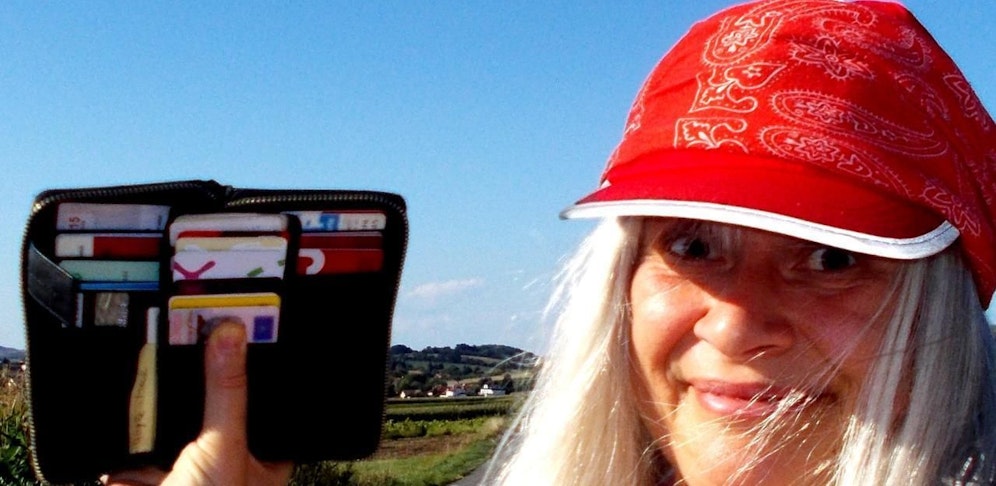 Ilse P. mit der gefundenen Brieftasche