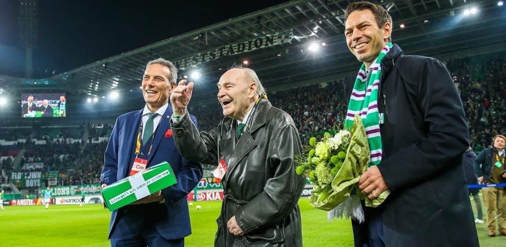 Alfred Körner im Februar 2019 mit Ex-Präsident Michael Krammer und Rapid-Geschäftsführer Christoph Peschek.