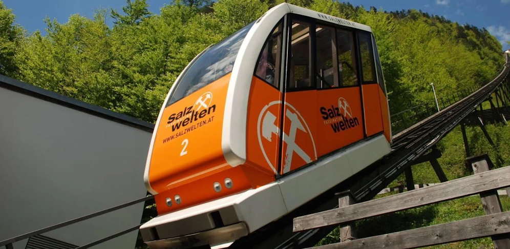 Die Seilbahn der Salzwelten in Hallstatt musste noch einmal in Betrieb genommen werden  Besucher hatten die letzte Talfahrt verpasst