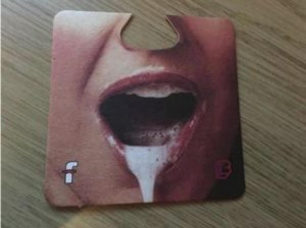 Dieser Bierdeckel sorgt gerade für jede Menge Kritik