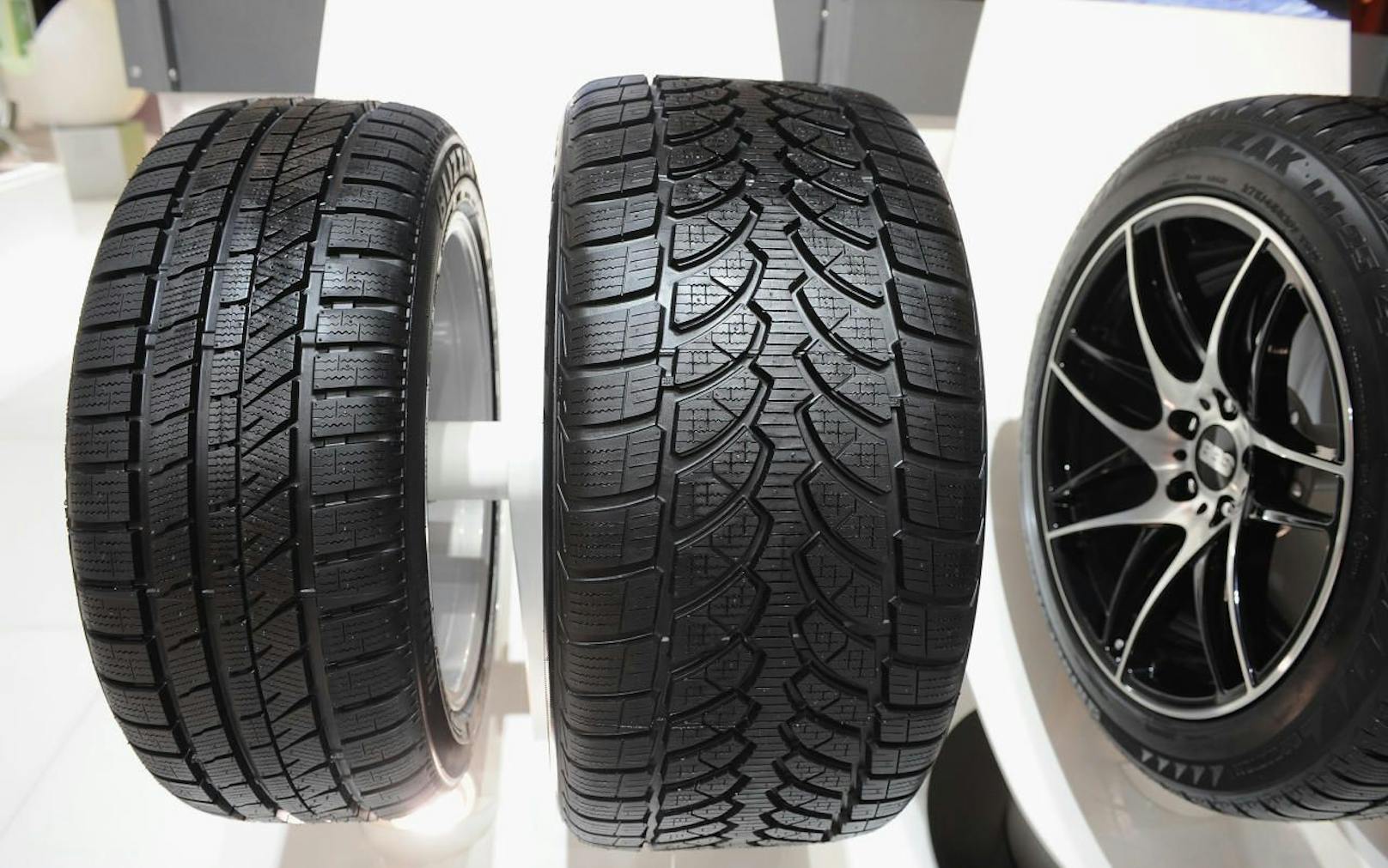 Reifen mit Notlaufeigenschaften erlauben es, auch nach einer Reifenpanne mit bis zu 80 km/h weiterzufahren. 