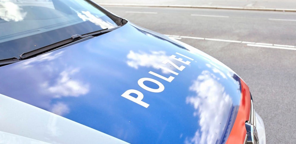 Die Polizei erkannte die 37-jährige Lenkerin sofort und folgte ihr. Ein Versteckspiel folgte.