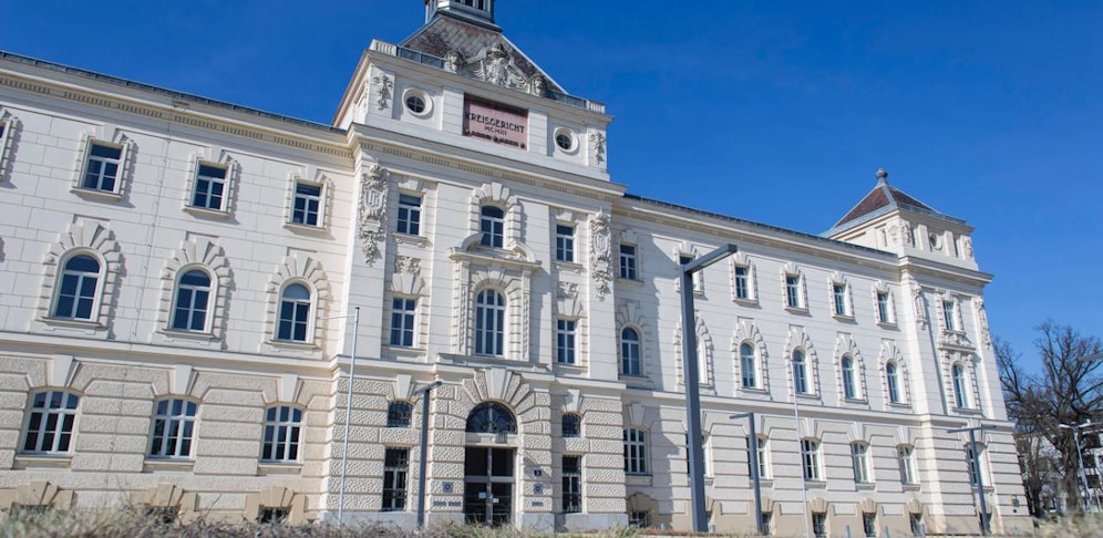 Der Mann sitzt jetzt in St. Pölten in Haft.