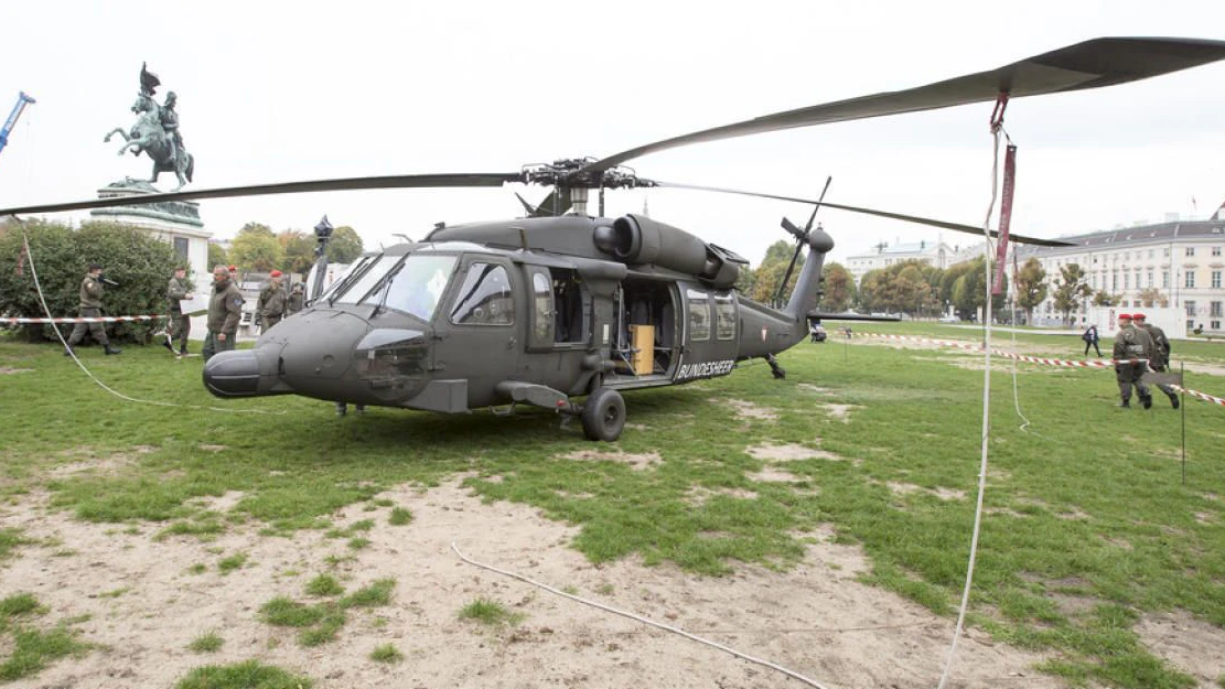 Heute.at - Verträge geändert: 18 Mio. € Mehrkosten für Black Hawks