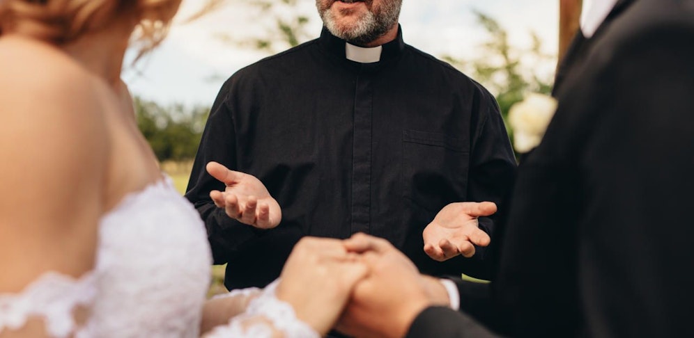 (Symbolbild): Die Katholische Kirche plant, den Ehevorbereitungskurs auf mehrere Jahre auszuweiten