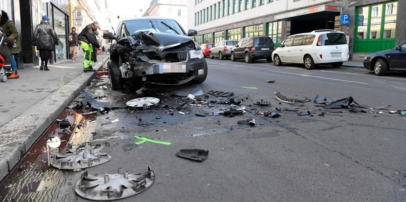Der Unfall in der Mozartstraße forderte zwei Verletzte.