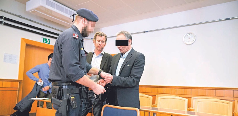 Abdulsadegh R. mit Verteidiger Philipp Winkler