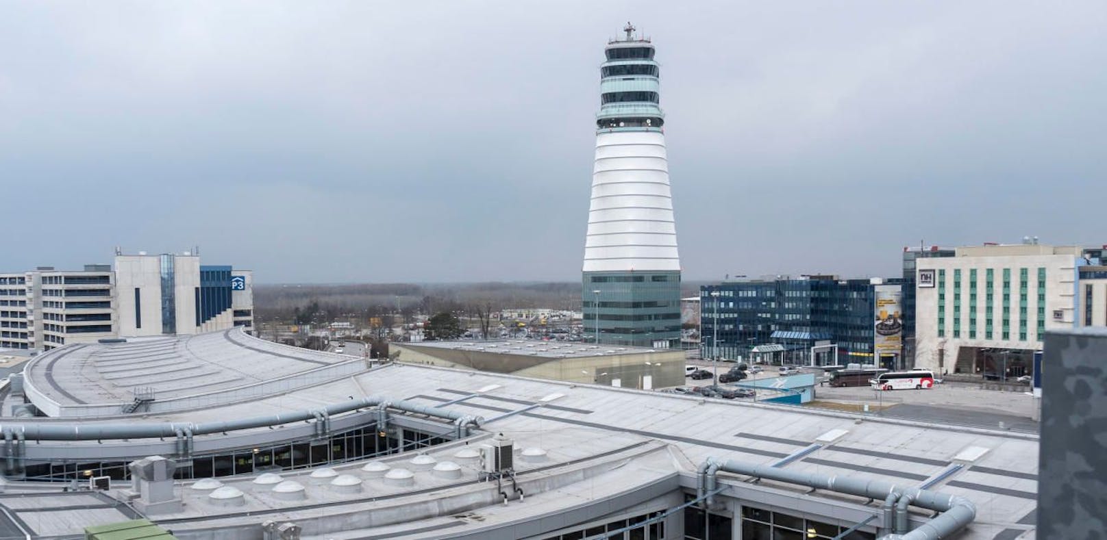 Flughafen Wien-Schwechat: Urlauber aus Niederösterreich musste lange warten.