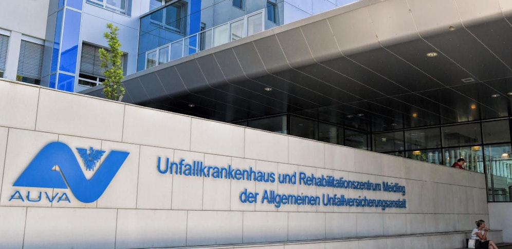 Der 46-Jährige wurde in das UKH Meidling in Wien eingeliefert.