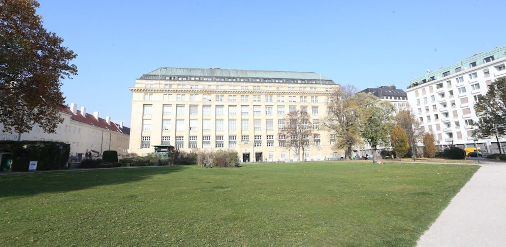 Ein möglicher Standort des Denkmals: Der derzeit freiliegende Platz vor der Nationalbank in Wien.