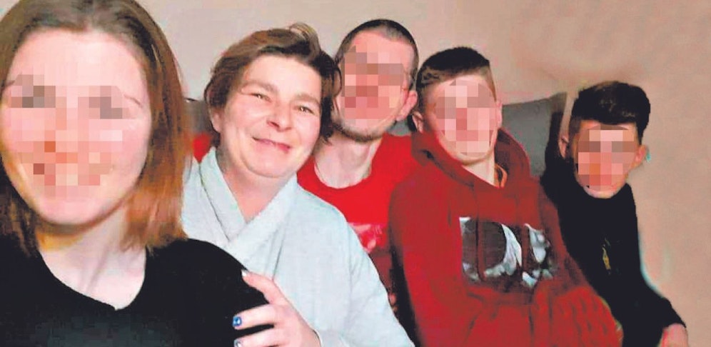 Mama Sylvia G. (33) kurz vor ihrem Tod mit Mann Mario G. (37) und den Kindern Ashley (15), Steven (14) und Kevin (13).