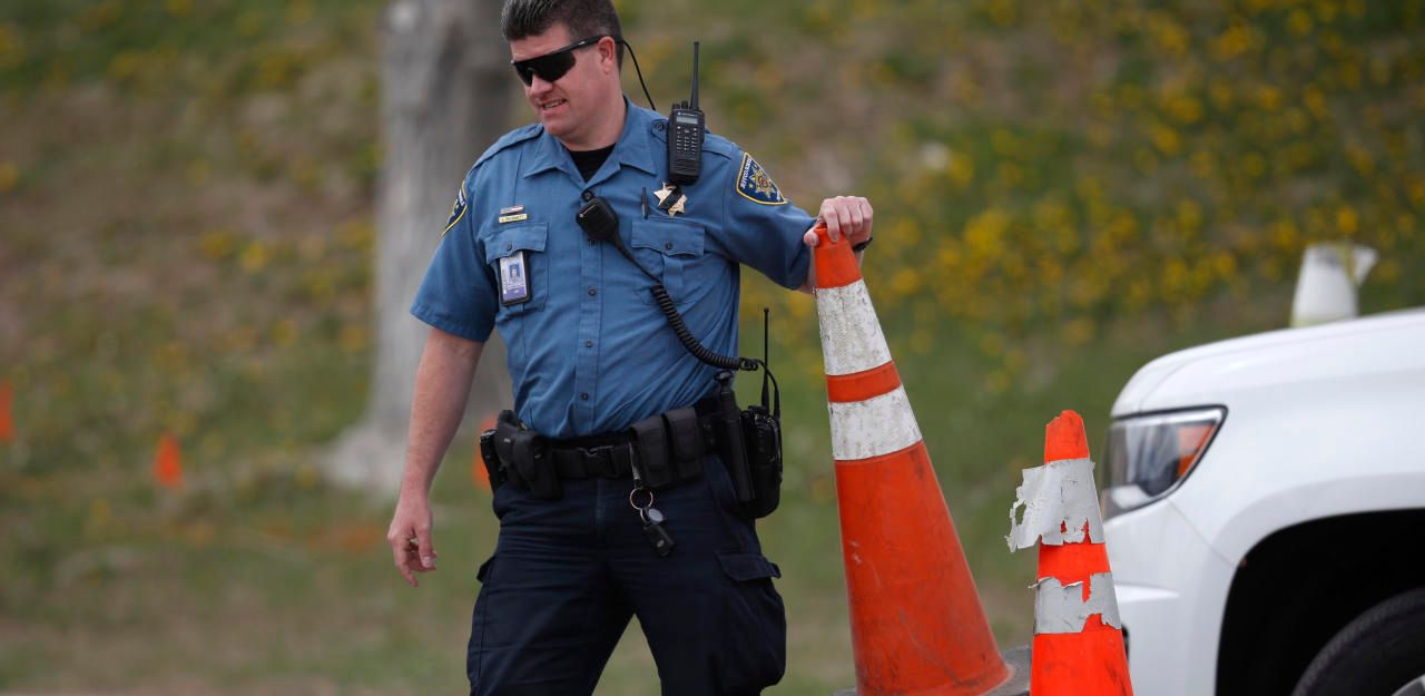 Heute.at - Polizei riegelte in Colorado 22 Schulen ab
