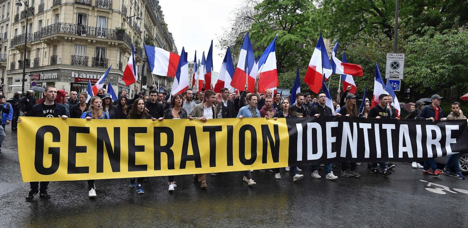 Eine Demo der französischen Identitären in Paris im Mai 2016.