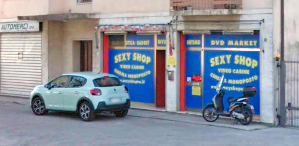 Diesen Sexshop in Marghera (Venedig) sollte der Brite nicht wieder lebendig verlassen.