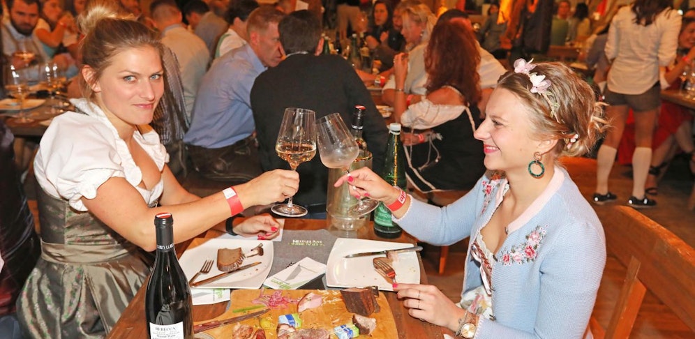 Die "Wiener Wiesn" wird heuer nur "dahoam" gefeiert.