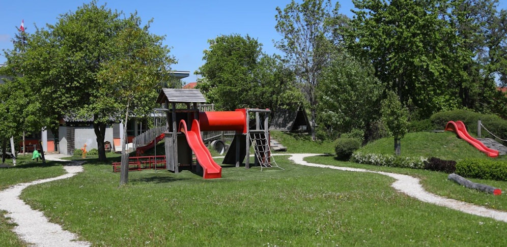 Das Kind musste von der Feuerwehr aus seiner misslichen Lage befreit werden.