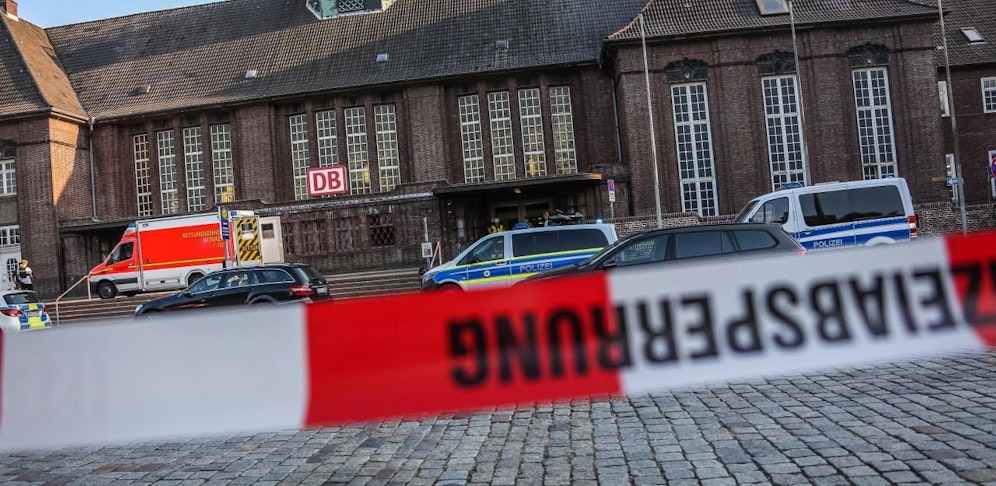 Der Bahnhof in Flensburg ist abgesperrt.