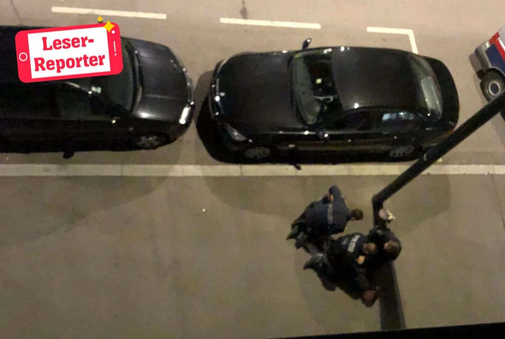 Der Mann mit der Clownmaske wurde in der Gombruchgasse in Favoriten festgenommen.