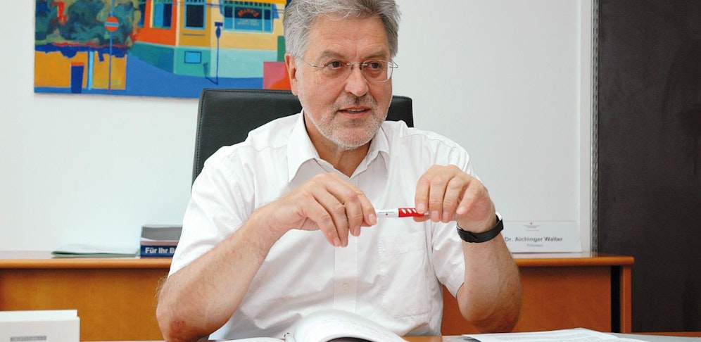 Rot-Kreuz-Präsident Walter Aichinger im Interview über Corona und wie Genesene helfen können. 