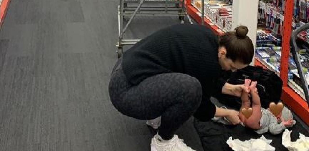 Heute.at - Windel explodiert: Model-Mama zeigt alles