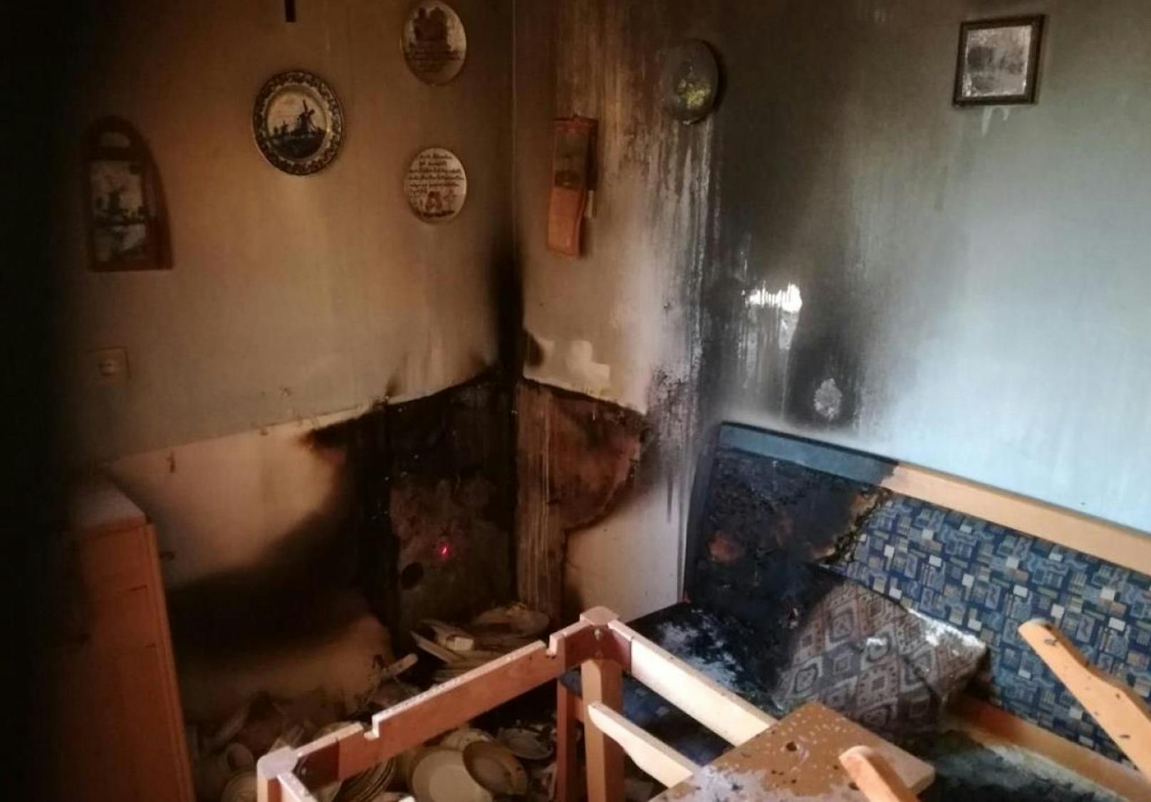 Passant rettet Ehepaar aus brennender Wohnung