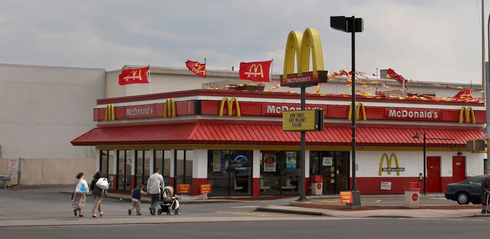 Die Frau eröffnete in einer McDonald's-Filiale das Feuer.