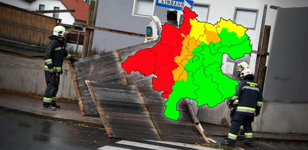 Die Karte zeigt: Der Westen des Landes wird als erstes getroffen. Es drohen Zerstörungen wie in Wels bei einem Sturm im Oktober vor einem Jahr.