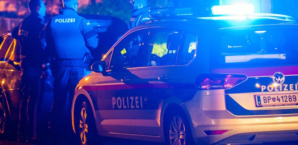 Die Verdächtigen konnten noch in der Wohnung festgenommen werden. 