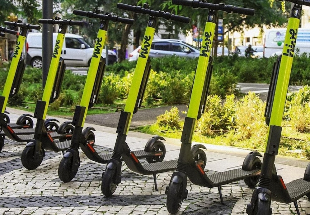 Leihscooter auf Gehsteigen: Bald wie in Paris verboten?