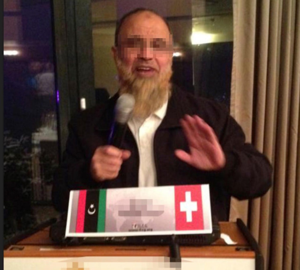 Asylstatus widerrufen: Abu Ramadan bei einer Ansprache in einem Hotel in Budapest 