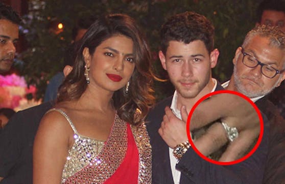 Priyanka Chopra und Nick Jonas mit dem Verlobungsring