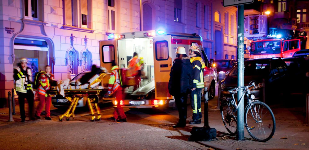Ein 31-Jähriger wurde mit lebensgefährlichen Verletzungen in ein Krankenhaus gebracht