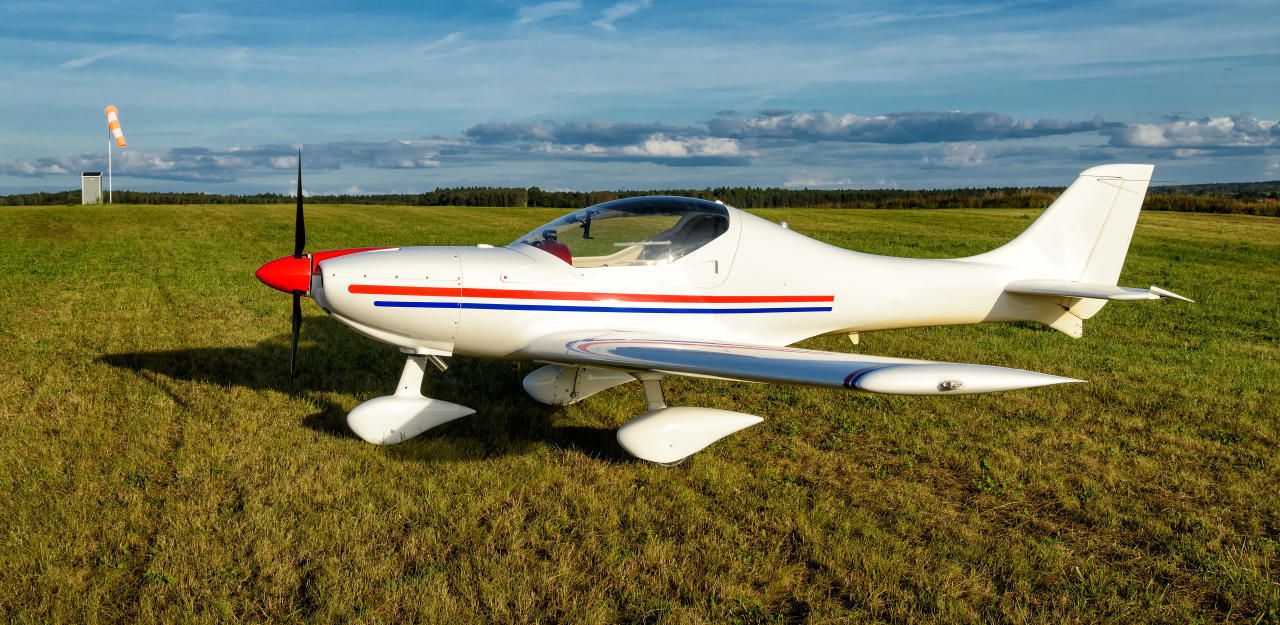 Heute.at - Flugzeugstart neben Wohnhaus missglückt