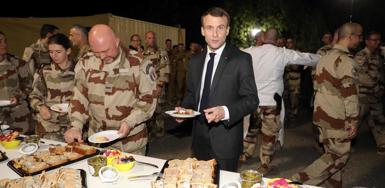 Heute.at - Macron bringt Soldaten Gänseleber in den Tschad