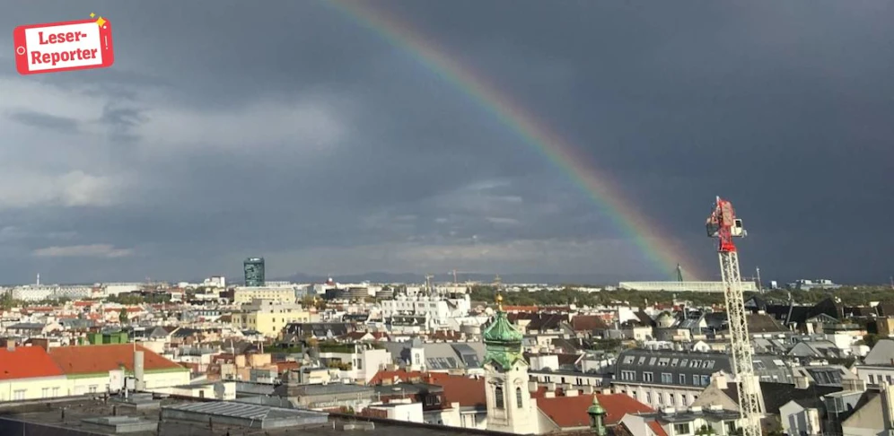 Regenbogen über dem Happel-Stadion