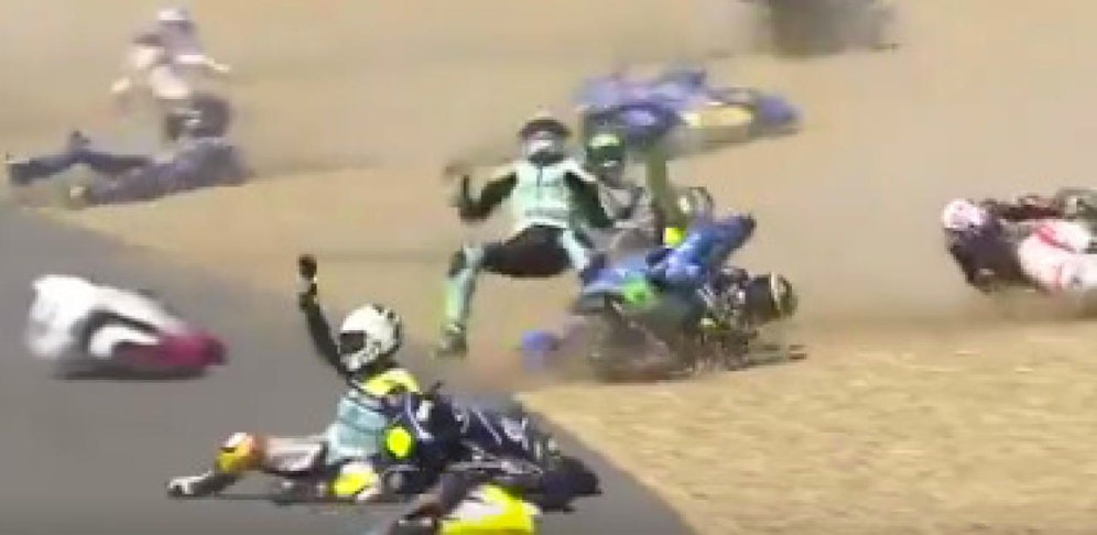 Massensturz! Beim Moto3-Rennen in Le Mans flogen zwölf Piloten von der Strecke.