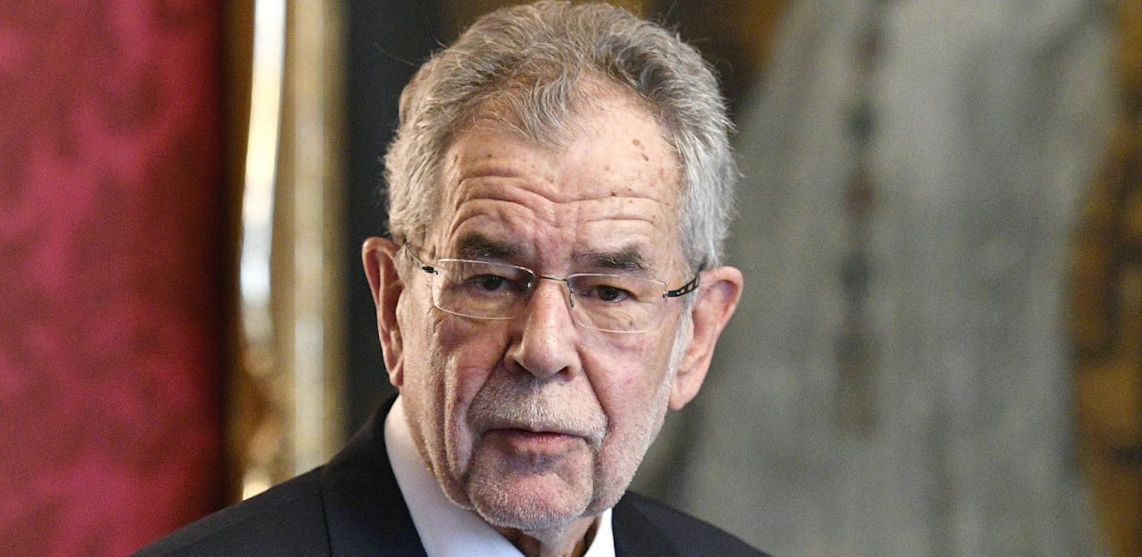 Österreichs Bundespräsident Alexander Van der Bellen wird vor der Angelobung der neuen Regierung gewarnt.
