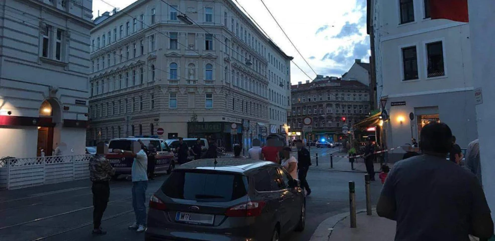 Die Polizei konnte den Lenker schließlich festnehmen (Symbolbild)