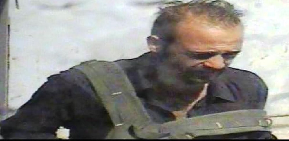 Dieses Fahndungsfoto zeigt den Verdächtigen.