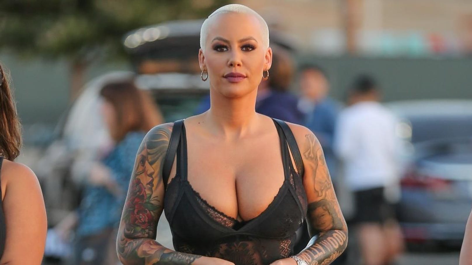 Auch Influencerin und Model Amber Rose (40), die vor allem durch ihre Beziehung mit Rapper Kanye West und ihrer mittlerweile geschiedenen Ehe mit Rapper Wiz Khalifa Berühmtheit erlangte, hielt an der RNC eine Rede. Sie hat ihre politische Haltung offenbar geändert – bei den Wahlen 2016 nannte sie Trump noch einen "totalen Idioten".