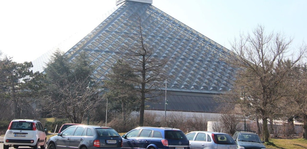 In der Pyramide findet die Hanfmesse statt.