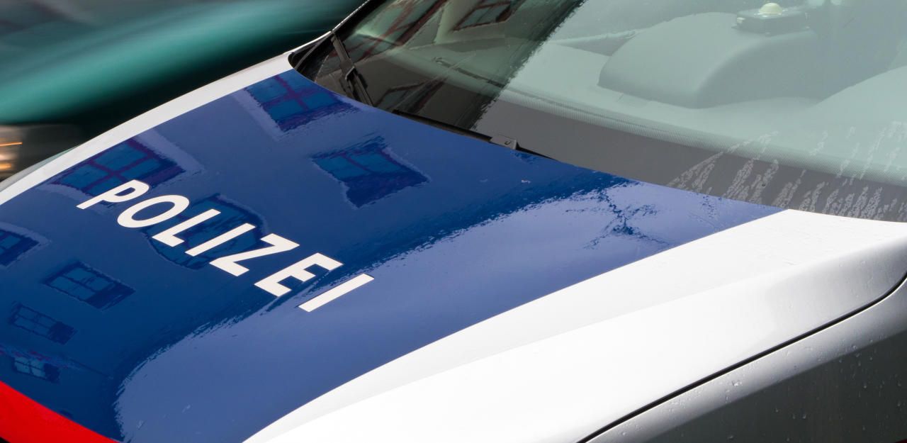 Heute.at - Gast ging auf Klo bei Wirt: Frau glühte mit Opel davon