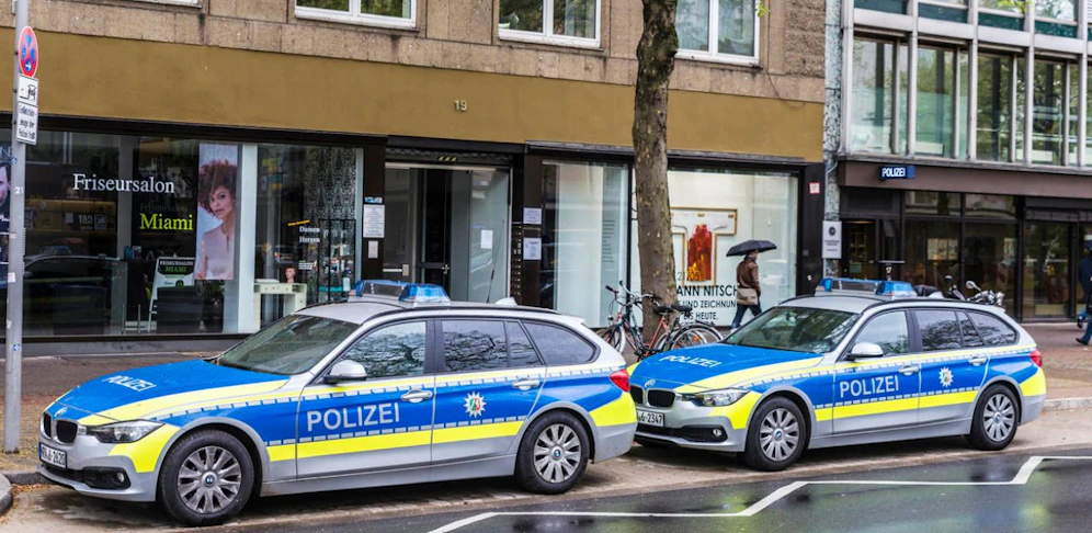 Der junge Polizeianwärter wurde angeschossen und erlag kurz danach im Spital seinen Verletzungen.