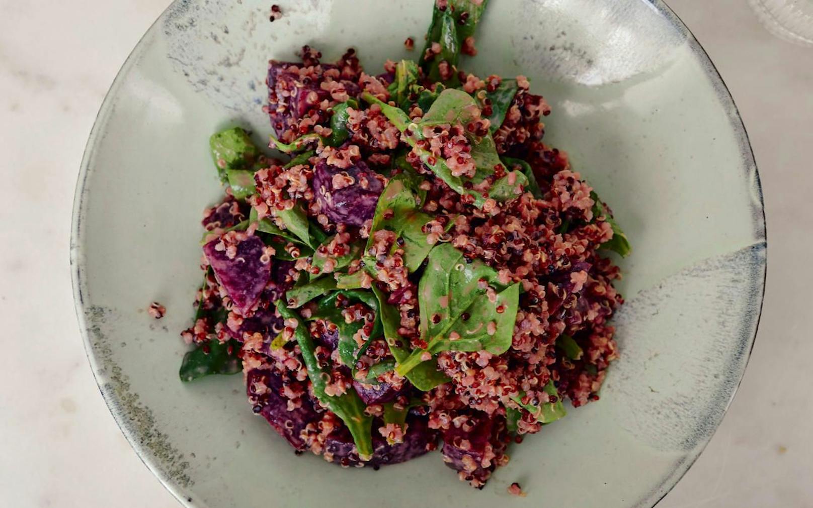 Quinoa-Spinat-Salat mit Roter Bete von Anna Schürrle