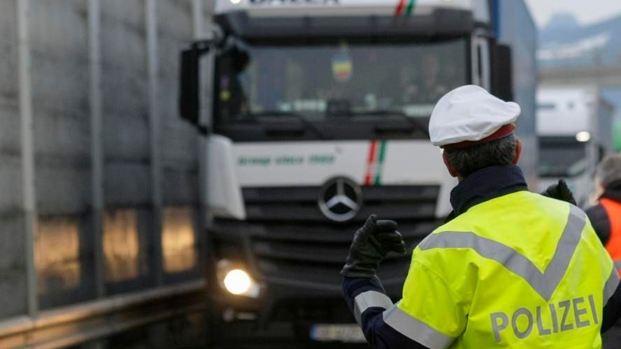 Polizei kontrollierte verdächtigen Lkw in Wien. 