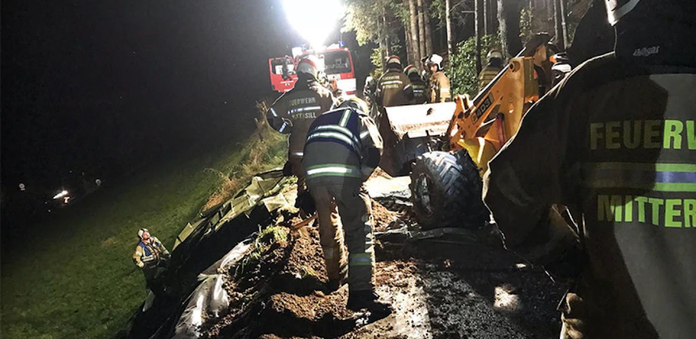 Die Pass Thurn Straße musste komplett gesperrt werden.