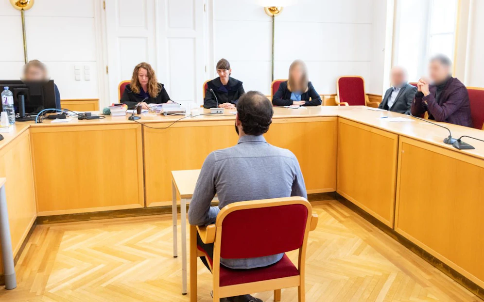 Der Beschuldigte (31) soll mehrere Bankschließfächer ausgeräumt haben. Beute: eine Million Euro.