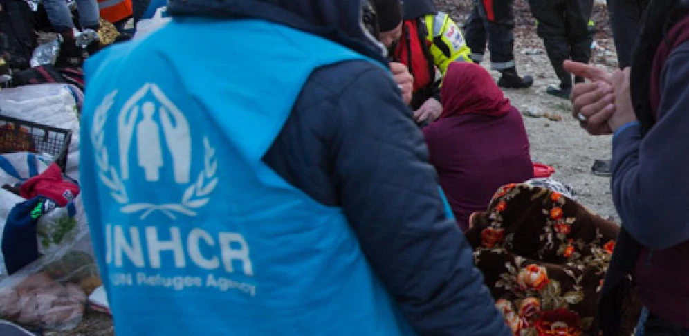 Ein UNHCR-Mitarbeiter auf der Insel Lesbos.
