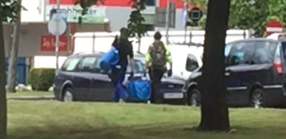 Die beiden Kellereinbrecher bei der "Arbeit": Größte Einbruchserie der jüngeren Kriminalgeschichte geklärt